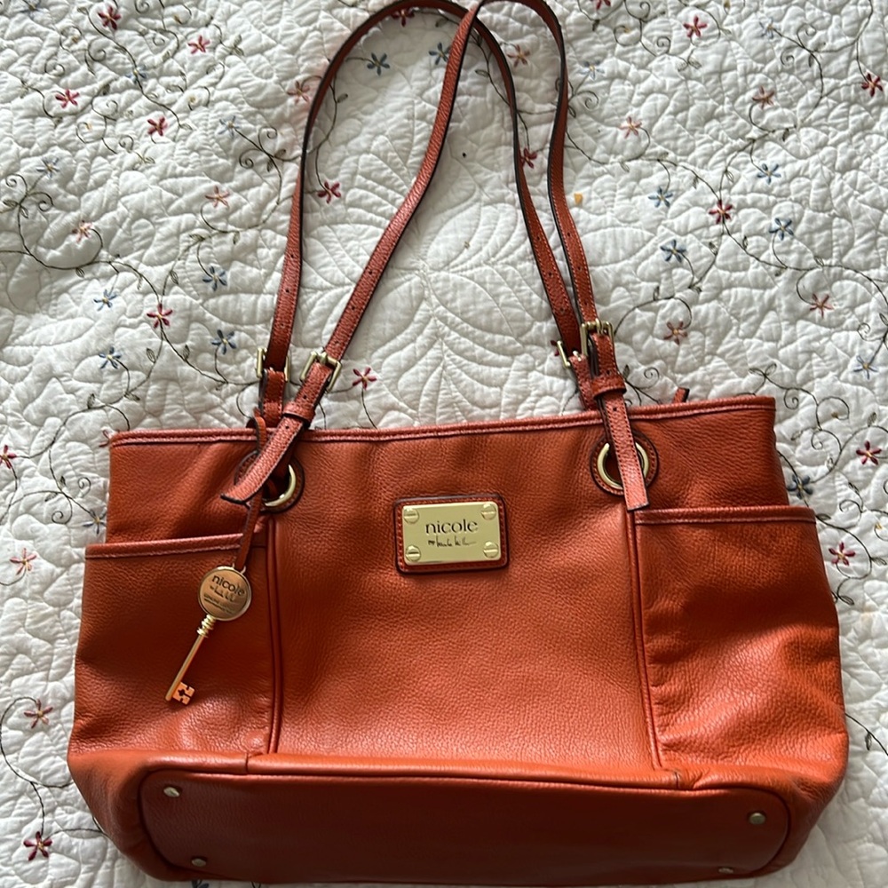 Super cute Nicole Miller bag